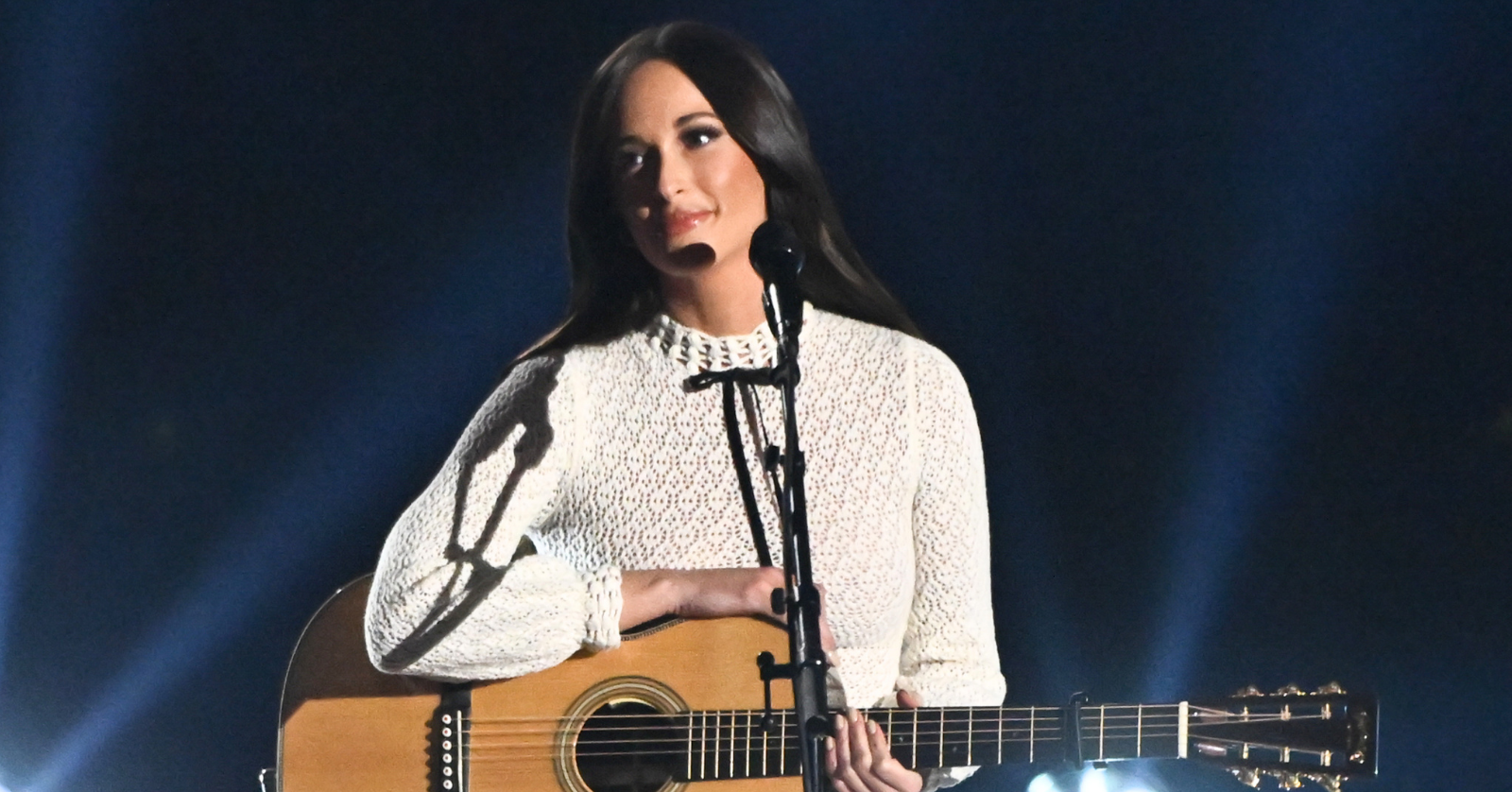 Kacey Musgraves' tribute to Dolly Parton brought fans to tears