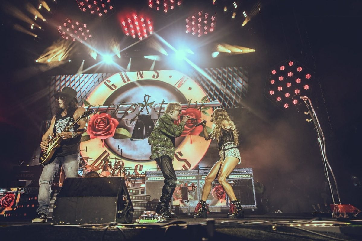carrie underwood sings with axl rose