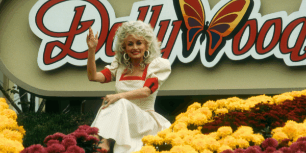 dolly parton at dollywood