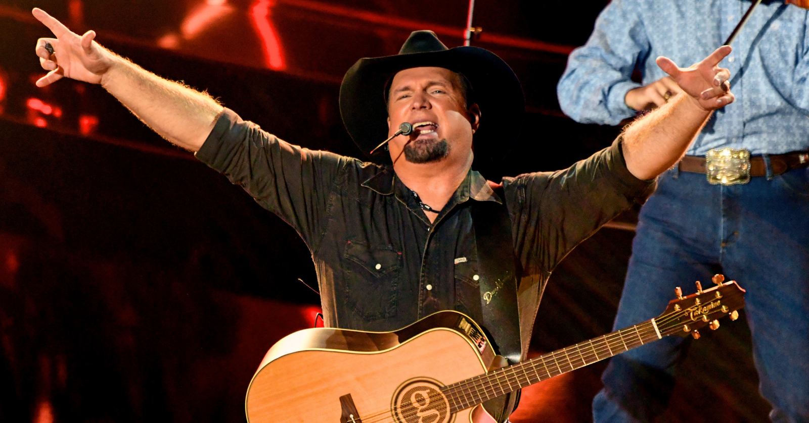 Garth Brooks announces the 6th stop and city on his 2026 Blame It All On My Roots Arena Tour