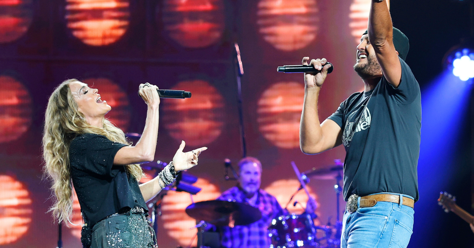 Carrie Underwood and Luke Bryan perform a '90s country song, "Meet in the Middle" by Diamond Rio, at the "Luke Bryan & Friends" concert at Nashville's Bridgestone Arena on September 24, 2026