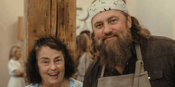 Duck Dynasty's Willie Robertson shares a new photo of his mom, Kay