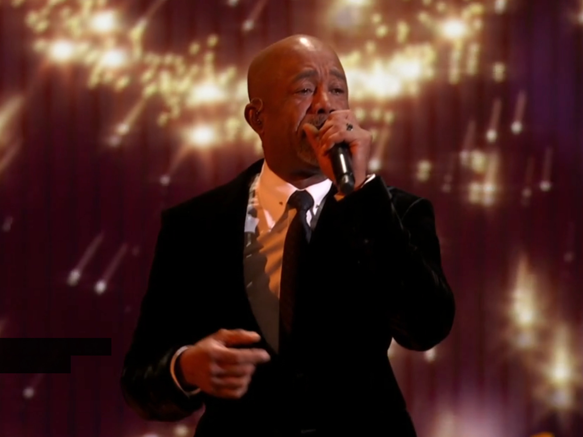 Darius Rucker performs Dolly Parton's "Two Doors Down"