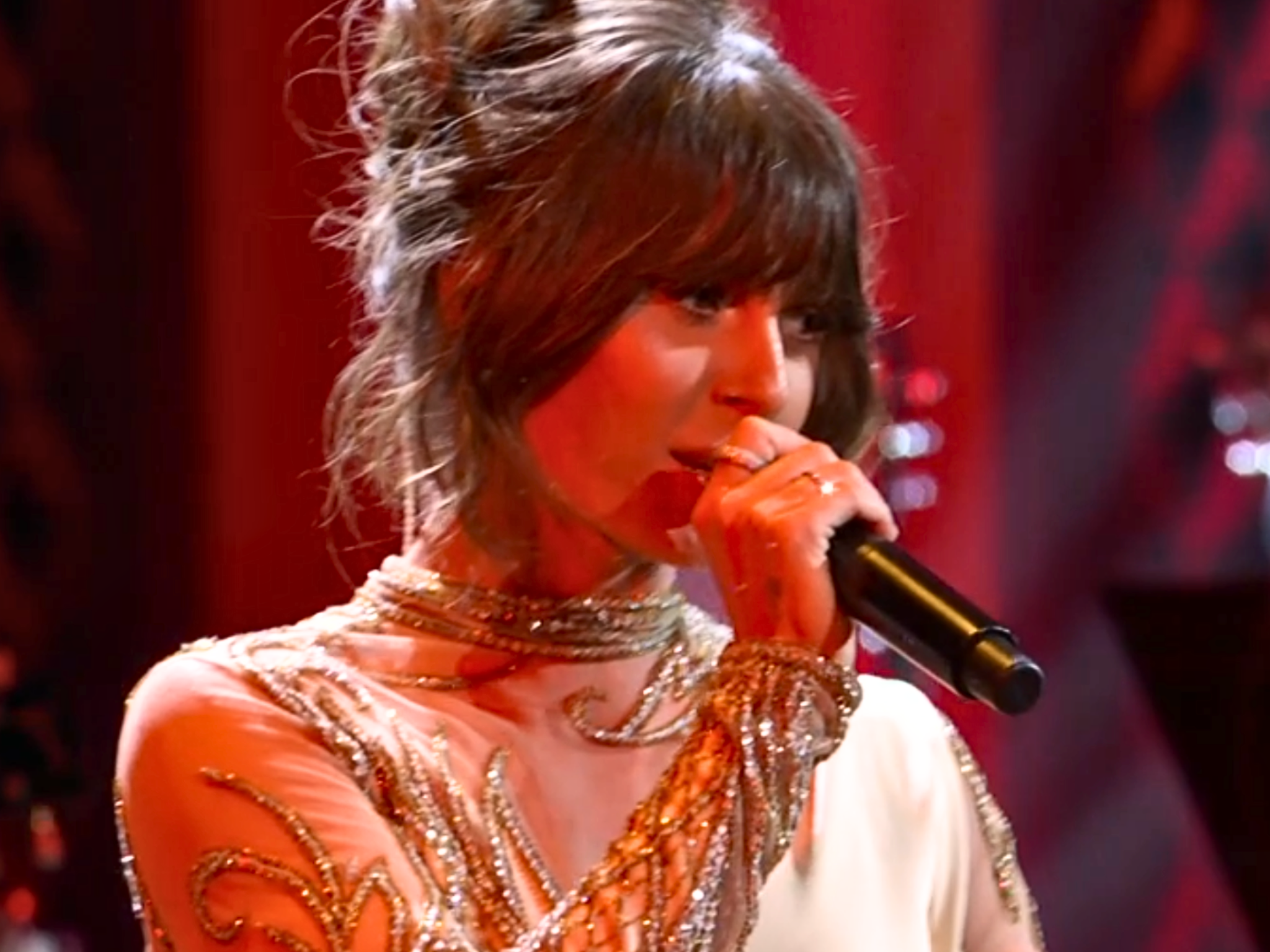 Ella Langley sings "Jolene" during Dolly Parton tribute special