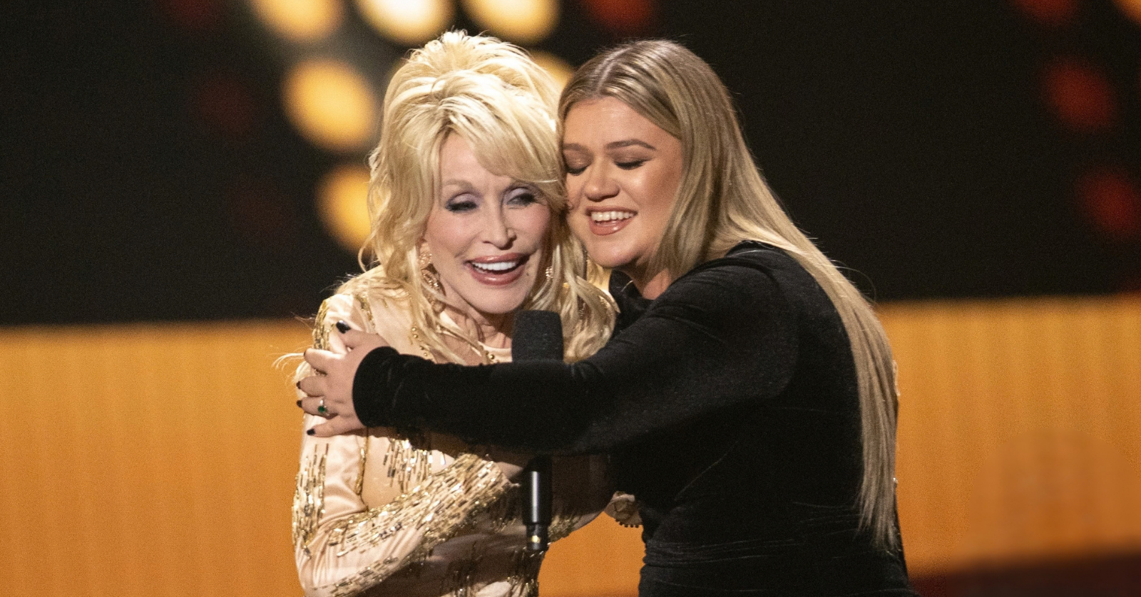 kelly clarkson, dolly parton
