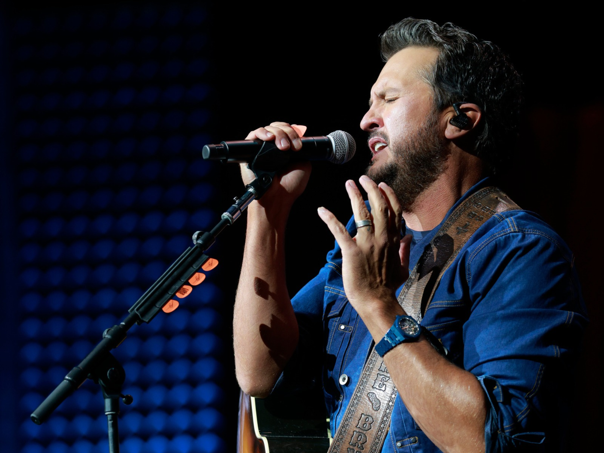 Luke Bryan "Drunk on You"