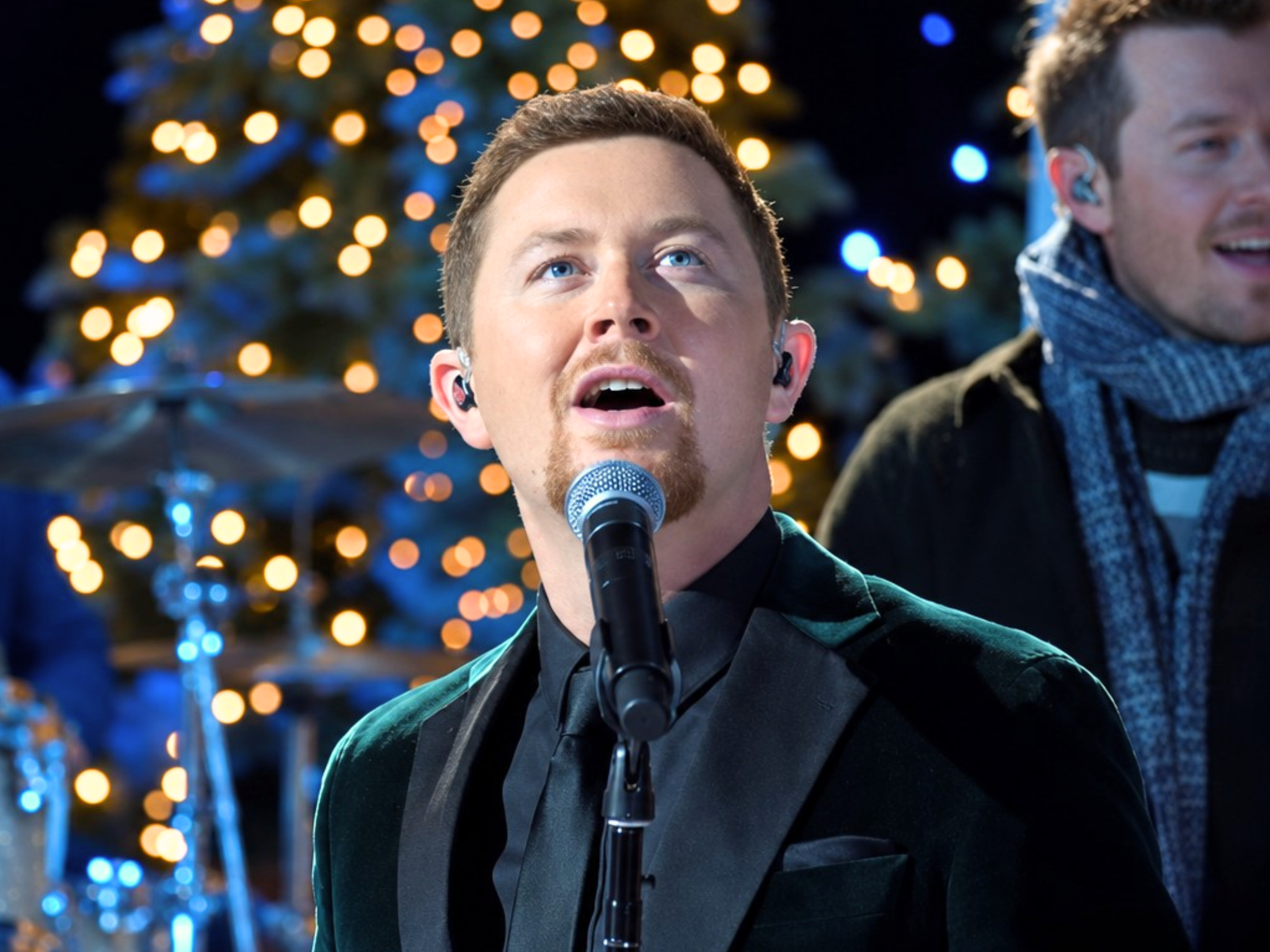 Scotty McCreery releases new holiday Christmas song about Jesus and his birth the Nativity, "King Size Bed"